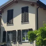 アパート Casa Stefania マンデッロ・デル・ラーリオ